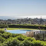 Family Sea View شقة
