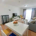Family Sea View شقة
